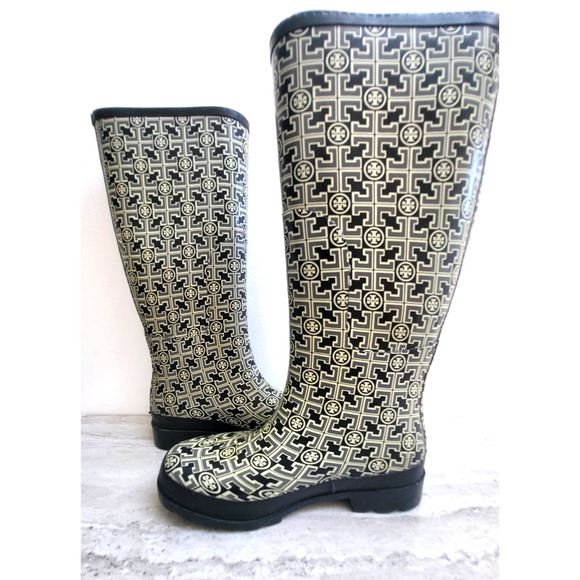 TORI BURCH RAIN TALL BOOTS ALL OVER SIGNATURE LOGO SHOES SIZE 8 - Picture 1 of 7
